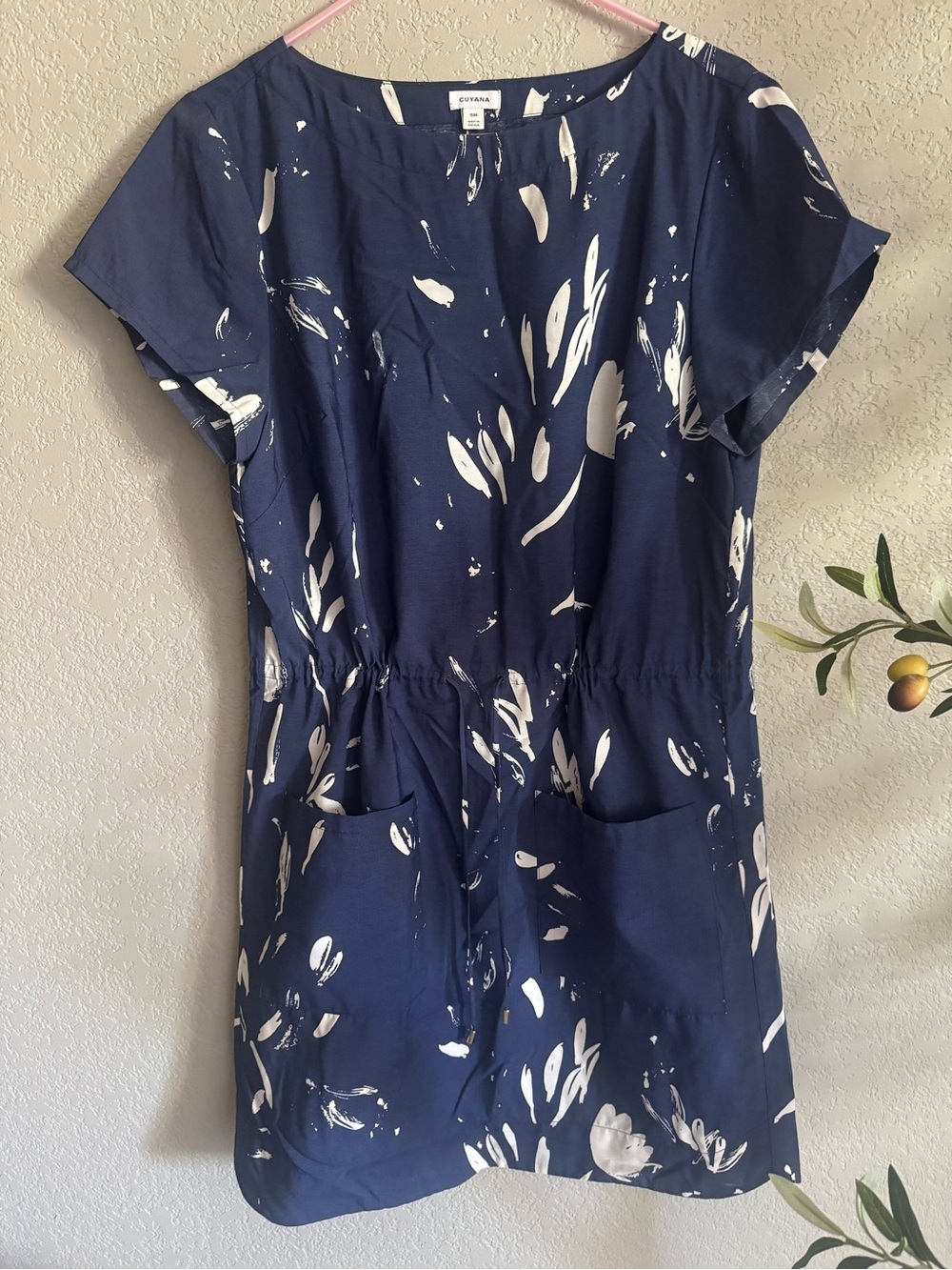 Cuyana Abstract Print Drawstring Waist Pocket Shift Dress Navy White S